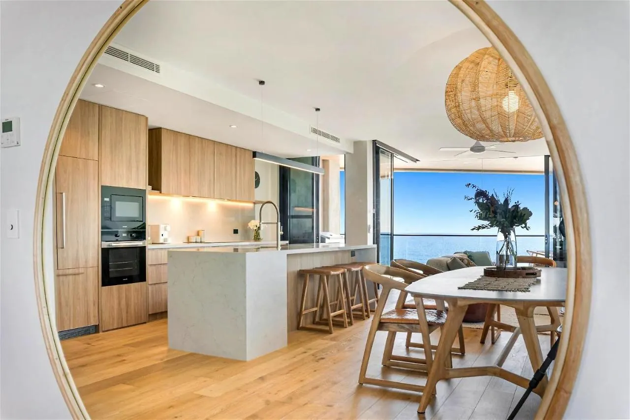 Vakantiehuis Absolute Beachfront Luxury Apartment Coolum Beach