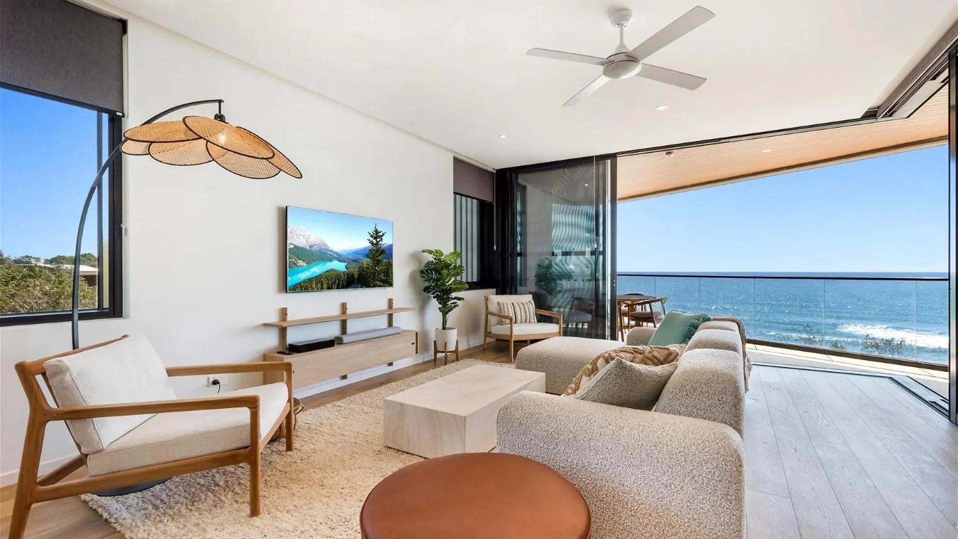 Vakantiehuis Absolute Beachfront Luxury Apartment Coolum Beach Australië